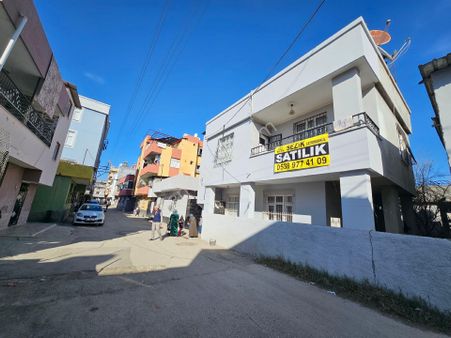 Seyhan Da Gülbahçesi Mh Kanala Varmadan168 Mt 2 Katlı Müstakil Evana Yola Yakın