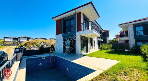 Kuşadası Davutlarda Özel Havuzlu Tek Müstakil Villa