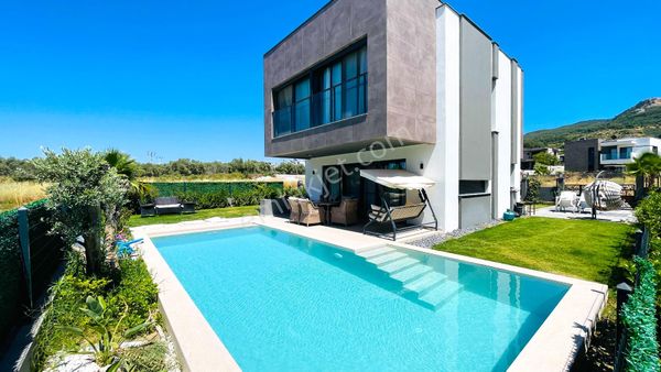 Kuşadası Davutlarda Özel Havuzlu Uygun Fiyata Villa