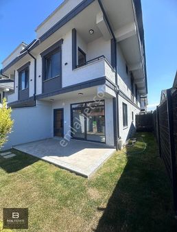 Sakarya Kocaali'de 4+1 Satılık Fırsat Tripleks Villa