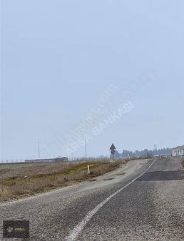 Tekirdağ Saray Kurtdere 'de Asfalt Ve Mera Cephe Tektapu Tarla