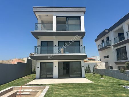 Mert Uçar'dan Satılık Menemen Villakent De Sıfır Villalar