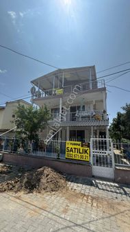 Arxes Dikili'den Cumhuriyet Mah Stadyum Arkası Müstakil Ev