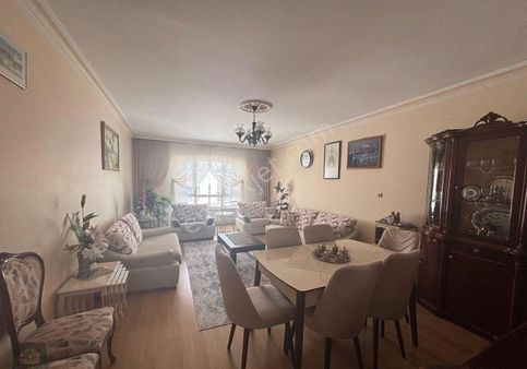 Etimesgut Topçu Mah.de Satılık Asansörlü 3+1 Geniş Daire