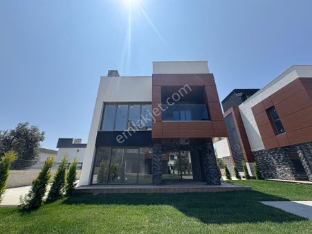 Arya'dan Güre'de Deniz Tarafında 4+1 Bağımsız Havuzlu Loft Villa