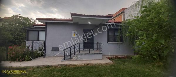 1.111 M² Arsa İçinde Eşyalı Müstakil Ev Arifiye Hanlıköy