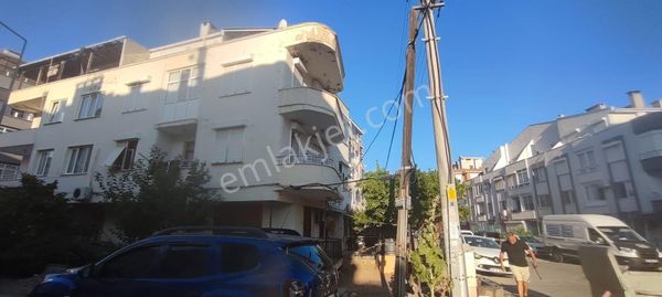 Sarımsaklı’da 4+1 Geniş Dubleks | Tadilata Hazır Yatırımlık Fırsat – Can Emlak’tan!