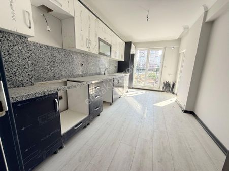 ⫷er-söz⫸nata Vega Yakını Cadde Üzeri Sitede Sıfır Geniş 3+1