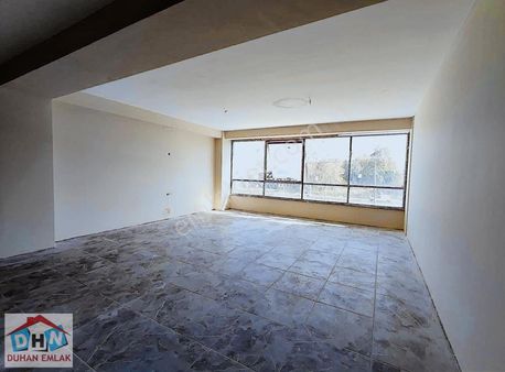 Duhan Emlak'tan Oto Center'da İçi Yapılı 200m2 Dükkan