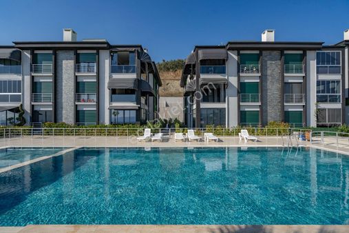 Gemlik Cumhuriyet' De Site İçerisinde 4+1 Satılık Daire