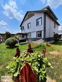 Tapuhaneden 3 Katlı Müstakil Ev + Bungalov + Kamelya + Peyzaj