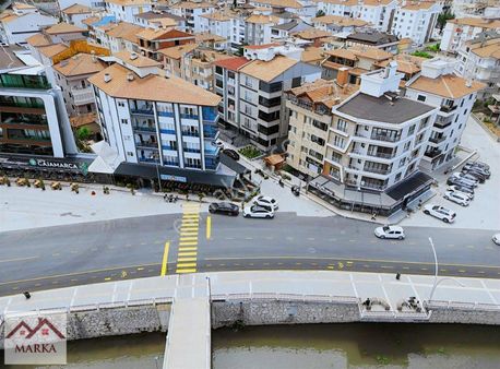 Kupa Kafe Yanında Irmak Cepheli Lüks Bir Yaşam Alanı