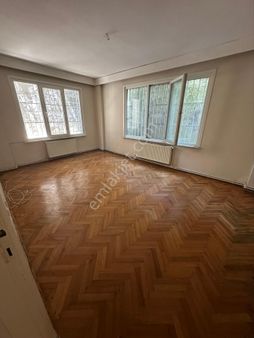 Asariye Emlaktan Beşiktaş Çırağanda Satılık 2+1 Daire