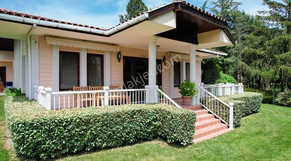 Kırklareli Vize'de 200.000 M2 İçerisinde Satılık Çiftlik