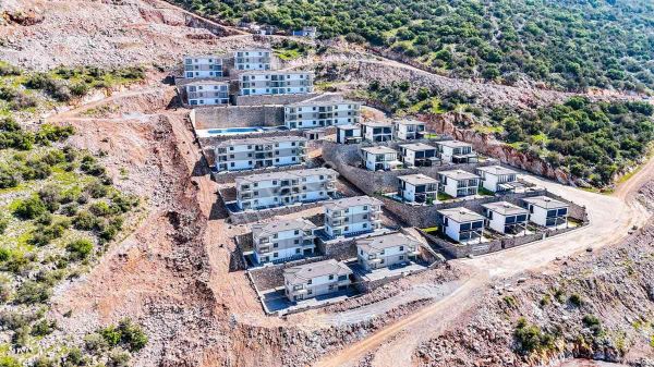 Didim Akbükte Full Deniz Manzaral Köşe Başı 2+1 Bahçe Katı