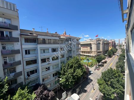 Esgyo'dan Doktorlar Cad Mükemmel Konumda 3+1 Bakımlı Daire