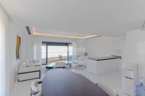 Kuşadası Marla Vısta'da Panoramik Manzaralı Geniş 2+1 Lüks Daire