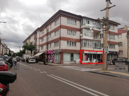 Akdeğirmen Mahallesinde Merkezi Konumda Satılık 3+1 İş Yeri