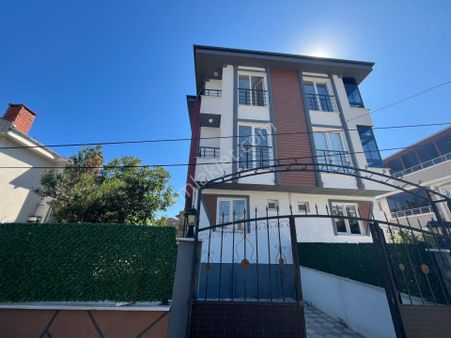 Ata Gayrimenkul'den Yeniçiftlik Yeğen 1 Sitesinde 3+1 Villa