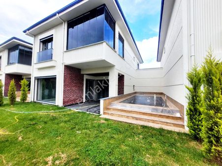 Akçay Kazdağları Manzaralı Müstakil Havuzlu Ultrtalüx 4+1 Villa