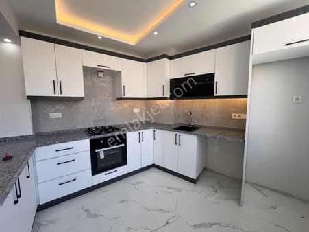 Üçyol Metroya Yakın Satılık 3+1 Bakımlı Daire