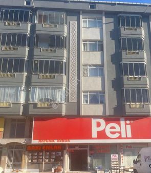 Gazi Caddesi'nde 2+1 Satılık Daire