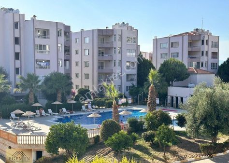 Kuşadası Ege Mahallesinde 3+1 Site İçerisinde Satılık Daire