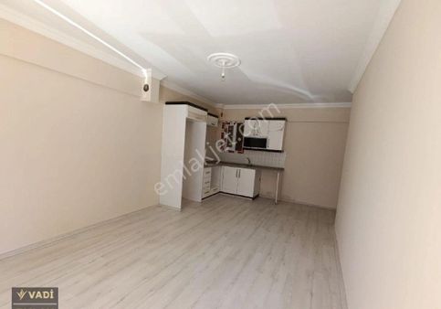 Kuşadası Davutlar Merkezde Satılık Geniş 2+1 Daire