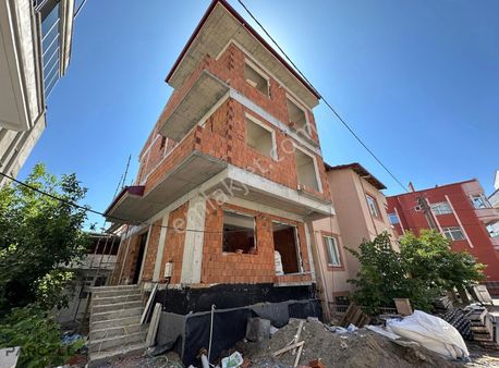 Balıkesir Paşaalanı Mah. Emsalsiz Konum Satılık Arakat 1+1 Daire