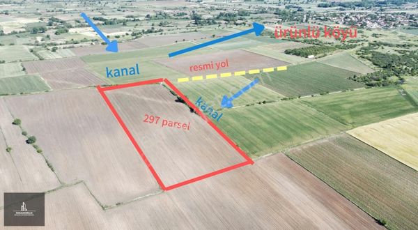 Ürünlü Ķöyünde Satılık Arazi