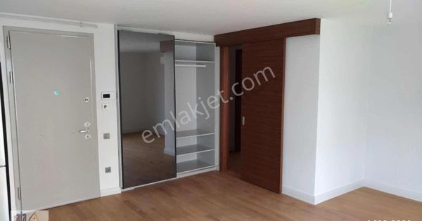 Farabi'de Yeni Binada Katta Ön Cephe Asansörlü