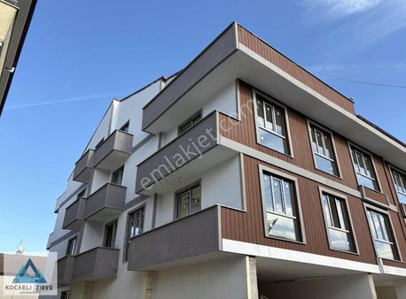 Barbaros Mahallesinde 5+1 Çift Girişli Satılık Daire