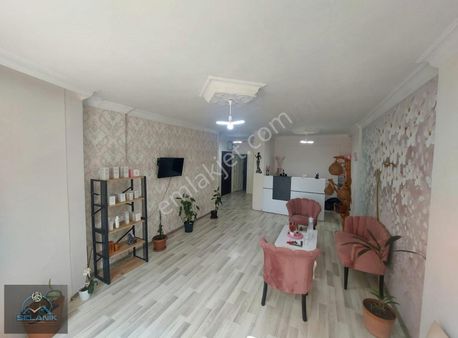 Selanik'ten Baraj Yolu Bulvar Üzeri 3+1 İş Yeri İçin Uygun