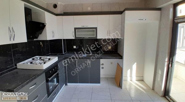 Orhan Gazi'den Parsana Abdülhamidhan Cad. 3+1 Arakat Sıfır Daire