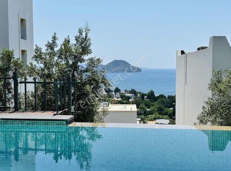 Bodrum Kadıkalesi'nde Kesintisiz Manzaralı Müstakil Villa