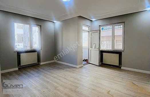 Güven Emlak Tan Metrobüse Yakın Merkezi Konumda 2+1 Ara Kat