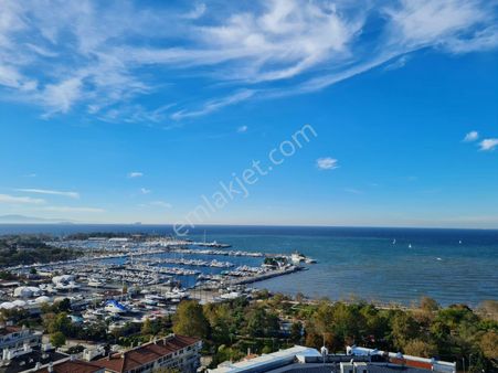 Fenerbahçe Kalamış Wyndham Otel Sırasında Deniz Marina Manzaralı