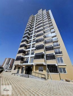 Mezitli Cemevi Civarında 1+1 Satılık Daire