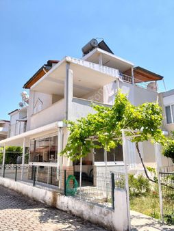 Kuşadası Davutlar’da Satılık Villa – Denize Yakın, Bahçeli, Ferah Ve Kullanışlı