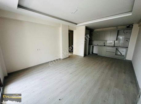 A Plus Gayrimenkulden Bulvar Üstü Geniş Satılık Sıfır 1+1 Daire