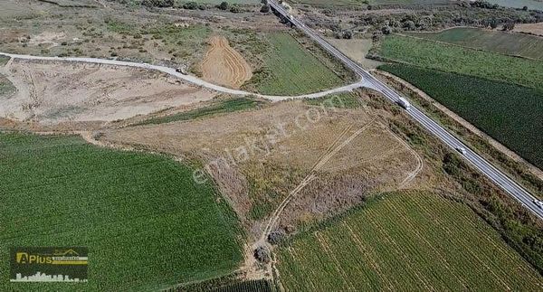 A Plus Gayrimenkulden Yola Sıfır Köşe Konumda Satılık Tarla