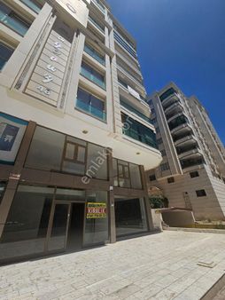 Doğu Emlak'tan Kiralık 3katlı Dükkan