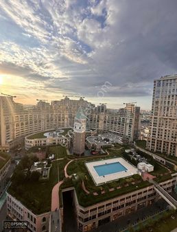 Satılık Boş 1+1 Balkonlu /venezyia Da /avmللبيع