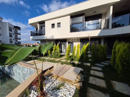 Davutlar Merkezde Butik Site İçinde Yüzme Havuzlu 3+1 Satılık Villa
