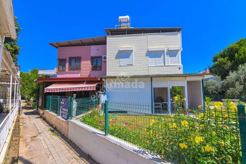 Kuşadası Karaova Mh'de Denize Yürüme Mesafesinde 3+1 Yazlık