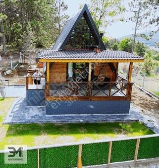 Pamukova Çilekli 2846 M2 Arsaiçi Gölete Yakın Nitelikli Bungalov