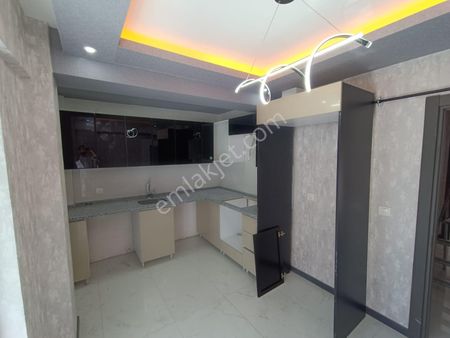 Acil Mç Emlak'tan Atatürk Mah'sınde 2+1 Lüx Yapılı Satılık Daire