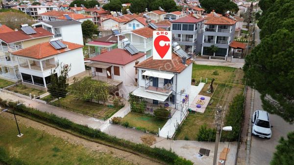 Kuşadası Davutlar Sahile 100 Metre Satılık Villa