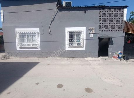 Levent Mahallesinde Satılık 1 Katlı Köşe Başı Müstakil Ev