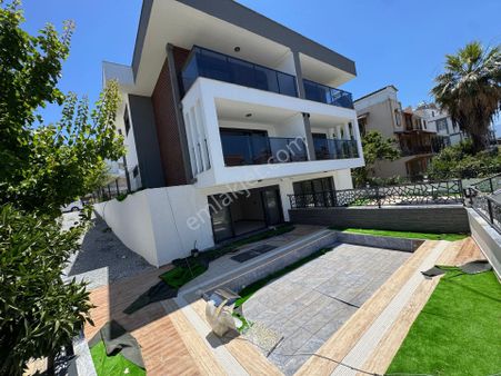 Soğucak Bölgesinde Özel Havuzlu Geniş Bahçeli 4+2 Lüks Villa